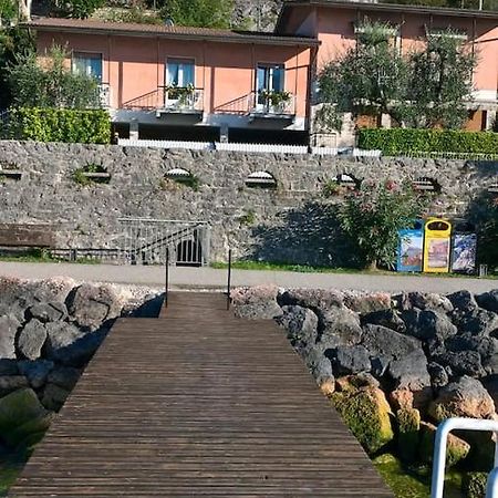 Villa Sul Lago Con Pontile Privato A Brenzone Sul Garda - Unique And Exclusive 外观 照片