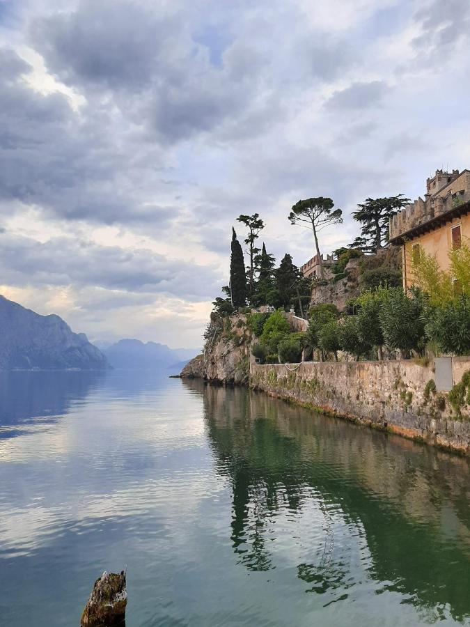 Villa Sul Lago Con Pontile Privato A Brenzone Sul Garda - Unique And Exclusive 外观 照片