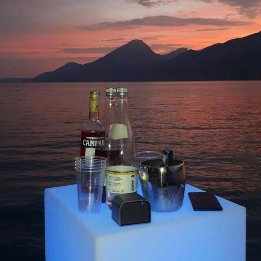 Villa Sul Lago Con Pontile Privato A Brenzone Sul Garda - Unique And Exclusive 外观 照片