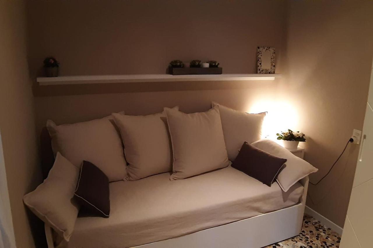 Villa Sul Lago Con Pontile Privato A Brenzone Sul Garda - Unique And Exclusive 外观 照片